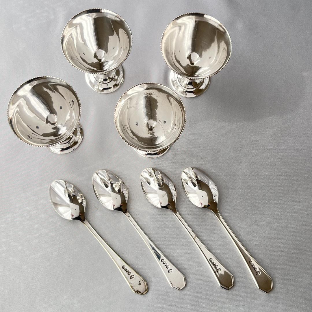 【John Sanderson 】エッグセット 4名用 エッグカップ