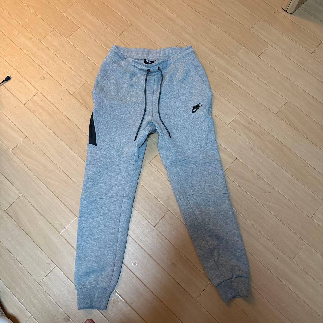 Nike テックフリース　Sサイズ