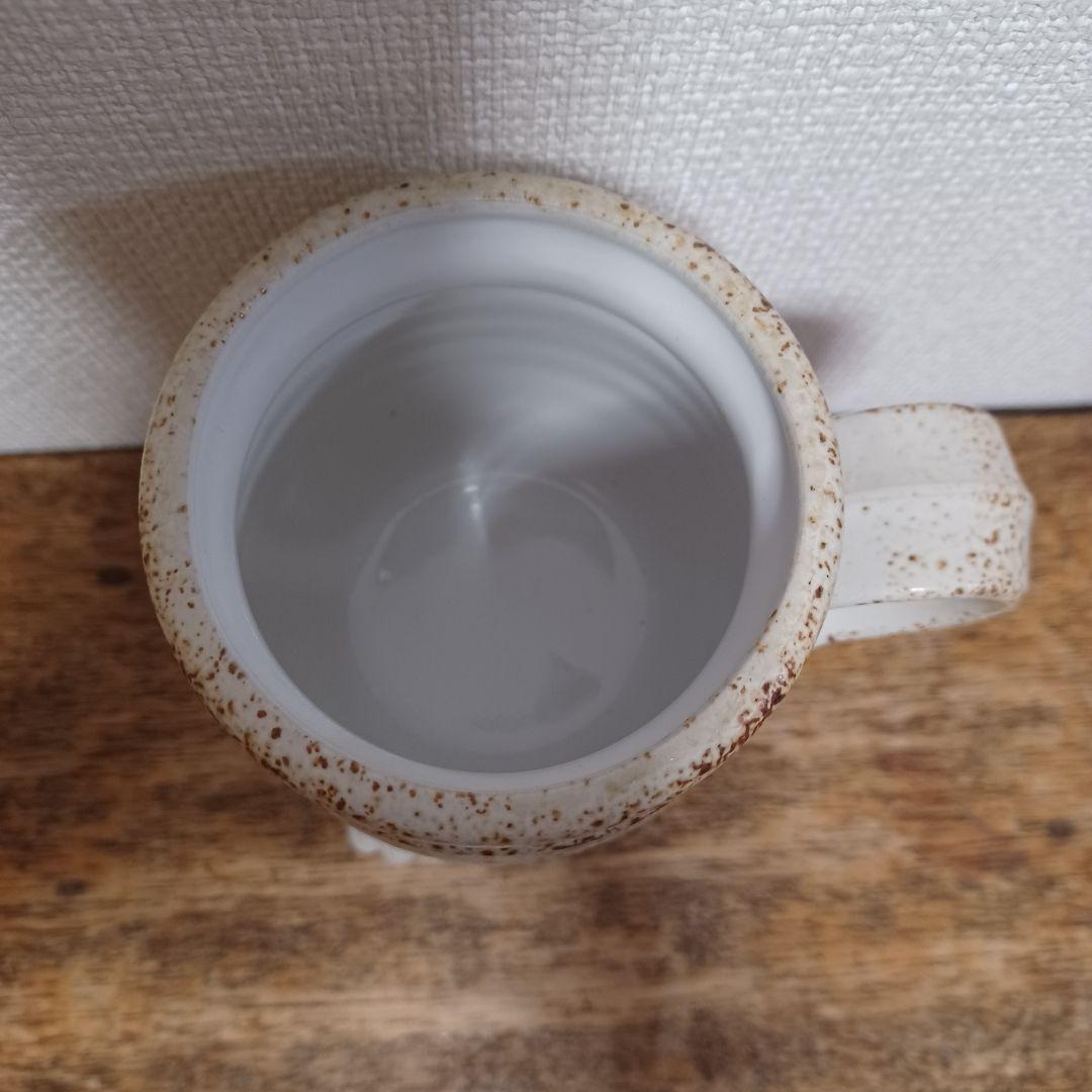 足の生えたカップ