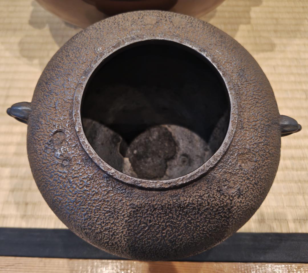 送料込【逢絢亭】茶道具 鬼面風炉 唐銅 丸釜添 釜師 和田美之助 共箱入り