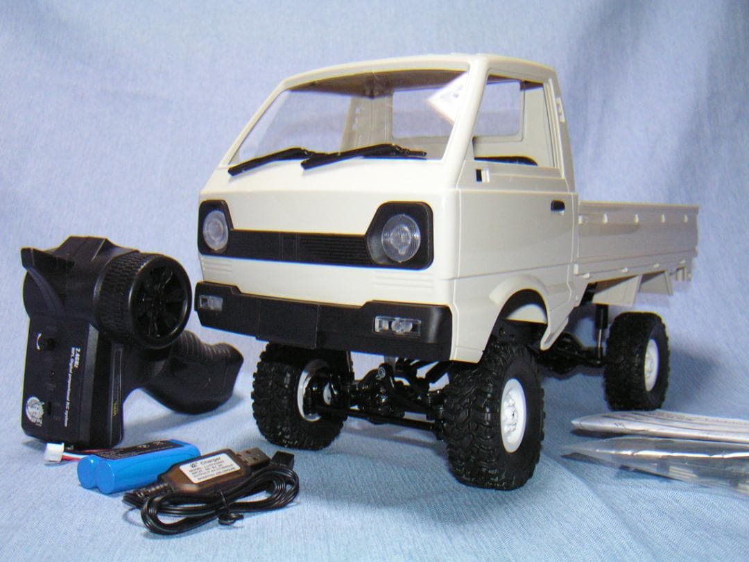 WPL D12 白 4WD化 (WPL JAPAN C14を使用)