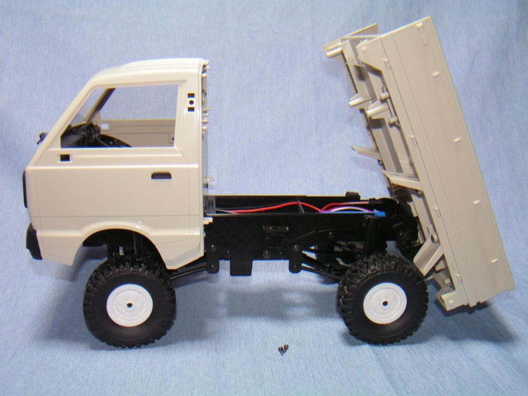 WPL D12 白 4WD化 (WPL JAPAN C14を使用)