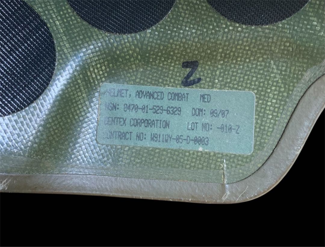 中古ミリタリーヘルメット アゴ紐 クッション パッド付 Mサイズ