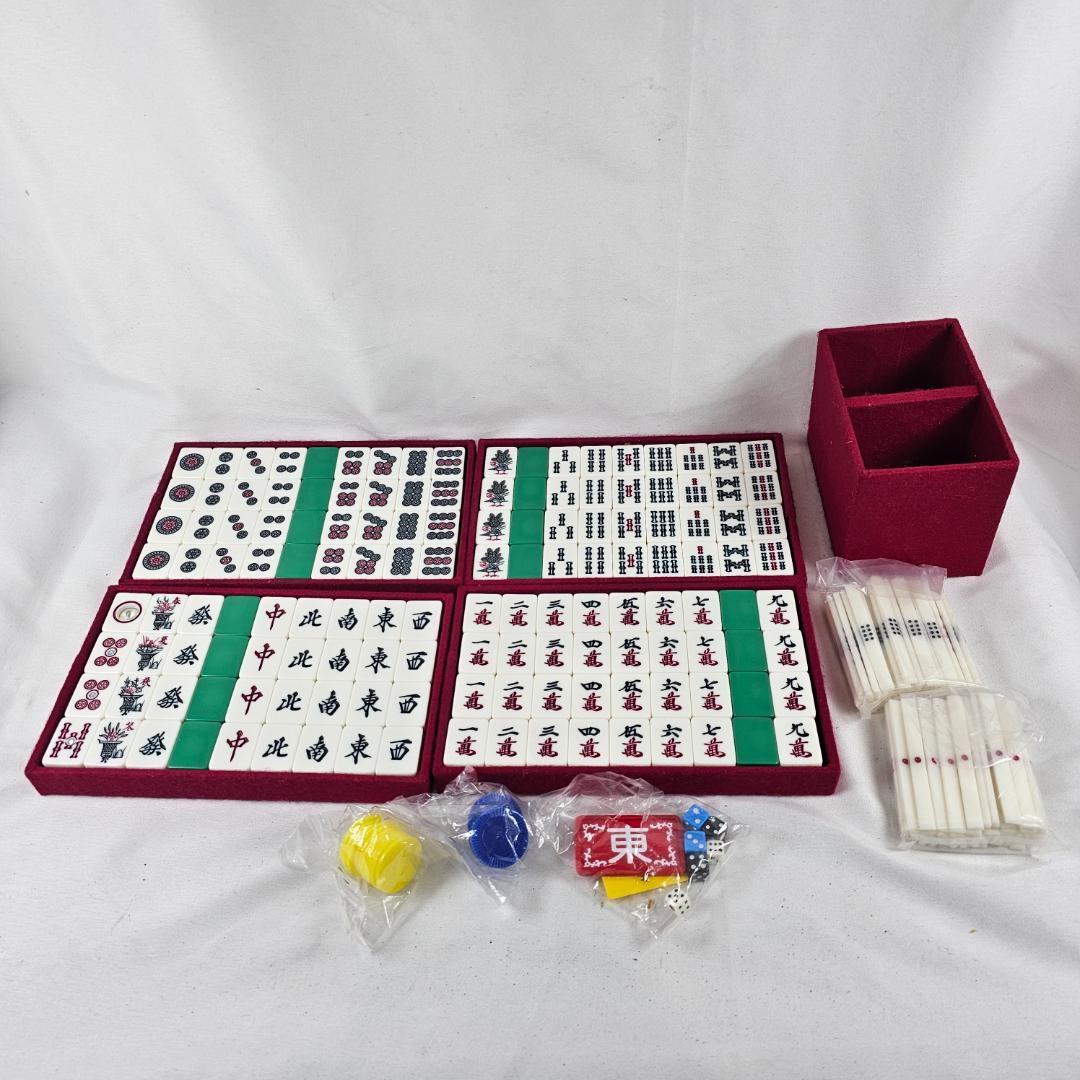 麻雀牌 セット 昭和初期〜中期 プラスチック製 背竹調 骨董 飾り