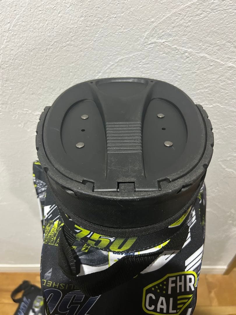 Y*様 OAKLEY スタンド型軽量キャディバッグ 黒/黄