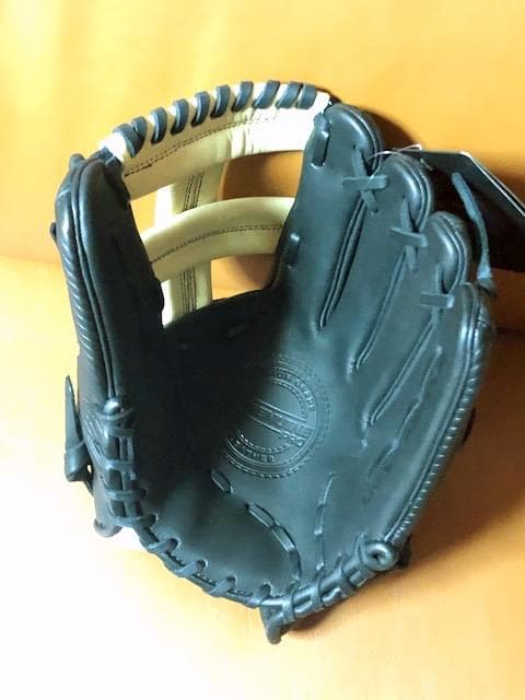 新品☆最高級☆USA限定発売☆星条旗ロゴ☆アンダーアーマー★内野手グローブ★右投