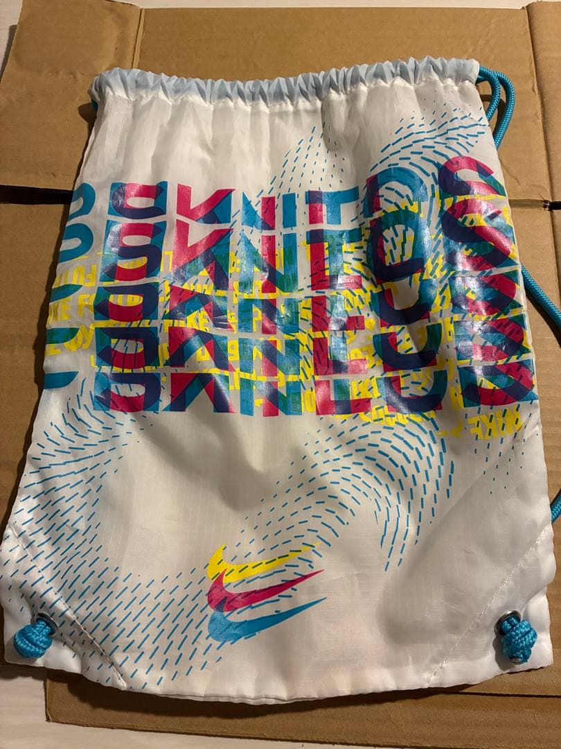 サッカーシューズ FG ホワイト/ブルー/レッド/イエロー