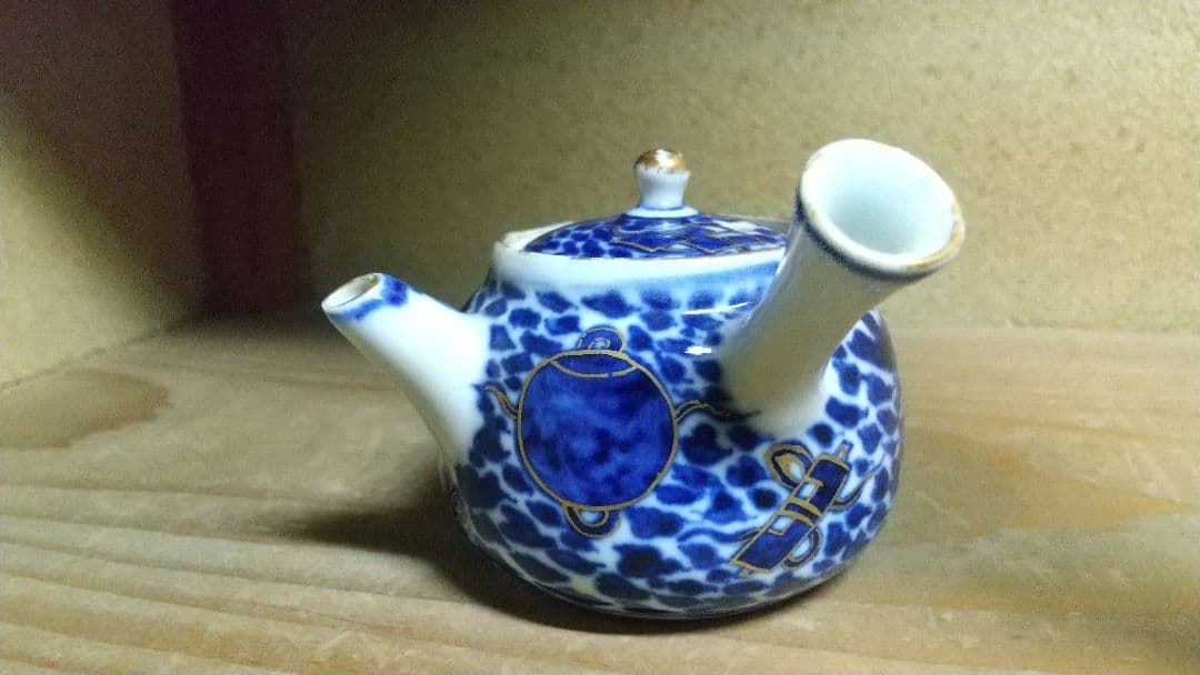 骨董　小さな急須　金の線描き鳳凰 アートな絵柄　蓋が可愛い！