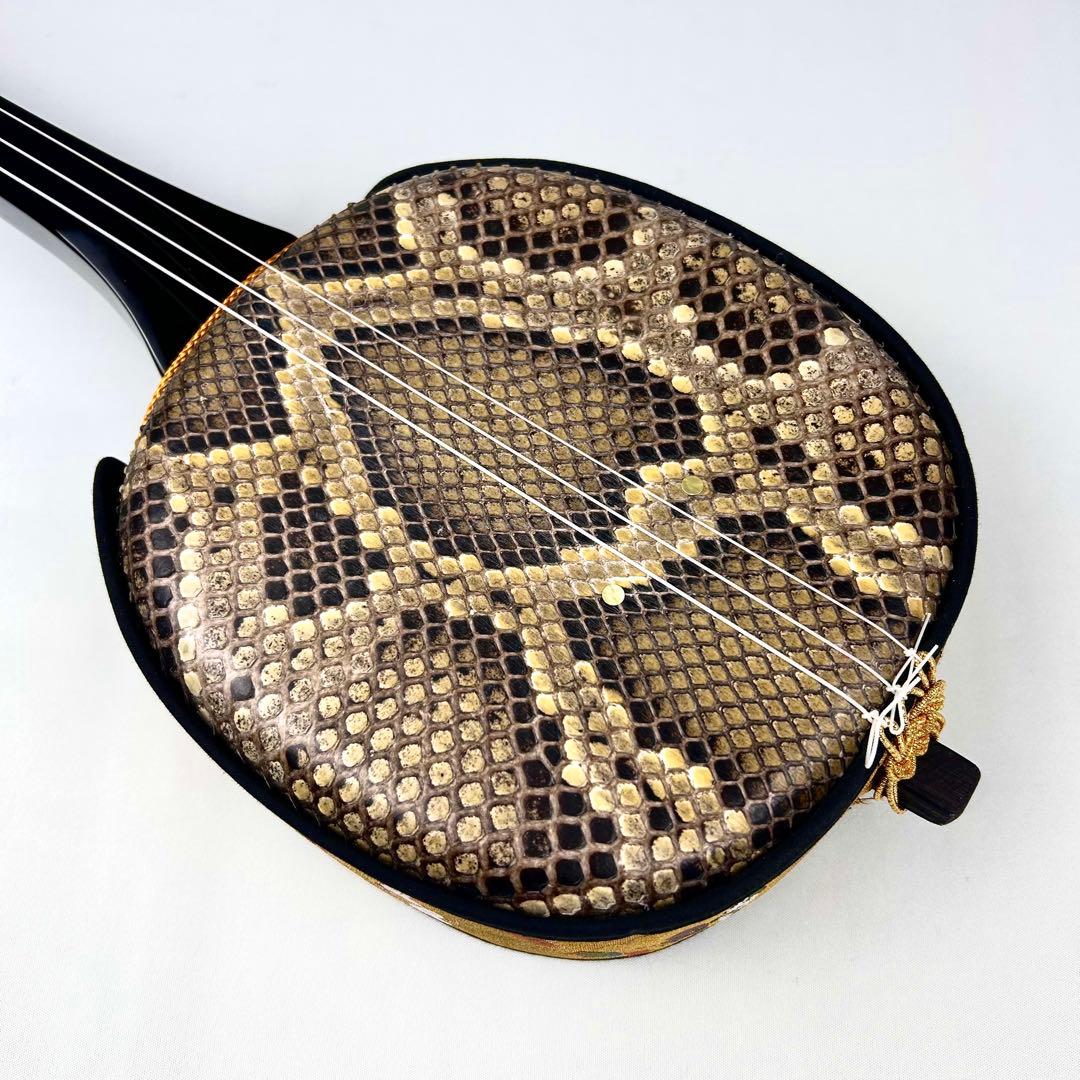 【美品】沖縄 三線 本革 蛇革 ハードケース付 付属品多数 初心者入門