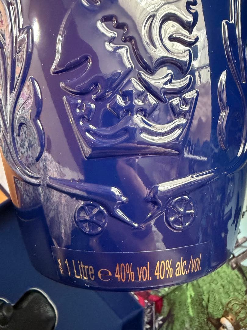 ウイスキー  SALUTE( BLENDED SCOTCH WHISKY)