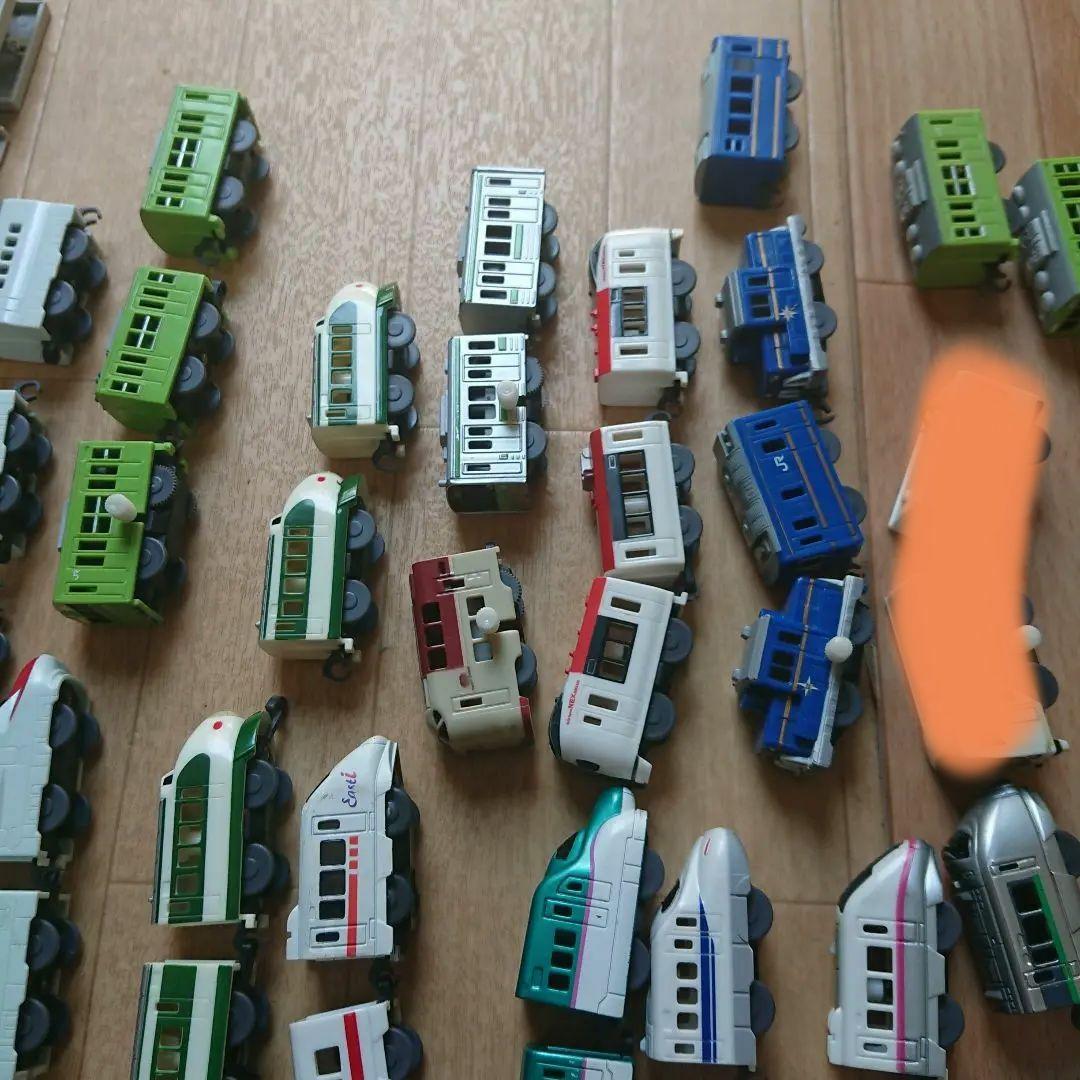 カプセルプラレール