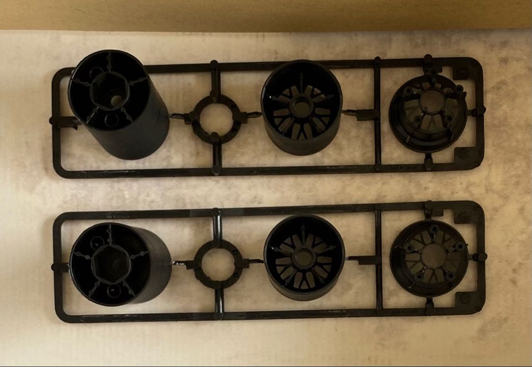 タミヤ　1/10 ピア　ナカジマ　レイナード　97D