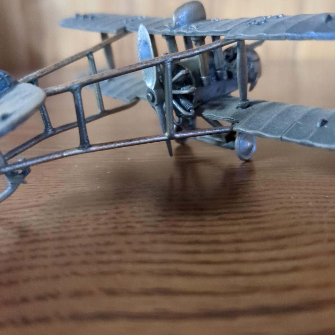 レトロな　金属製 飛行機模型 二重翼デザイン