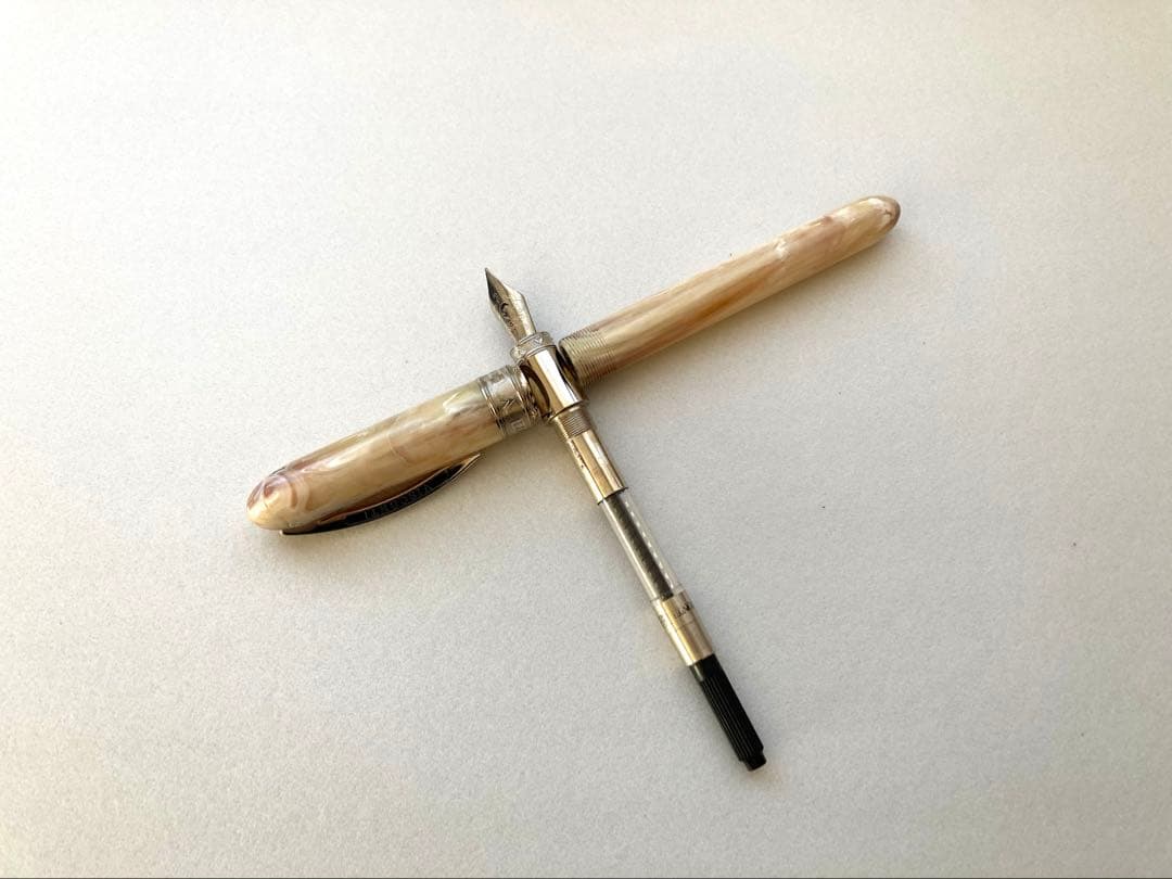 【美品】 ビスコンティ VISCONTI 万年筆 バニラ ホワイトマーブル