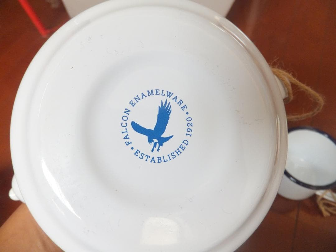 FALCONファルコンのホーローマグカップ２個とポット　未使用品