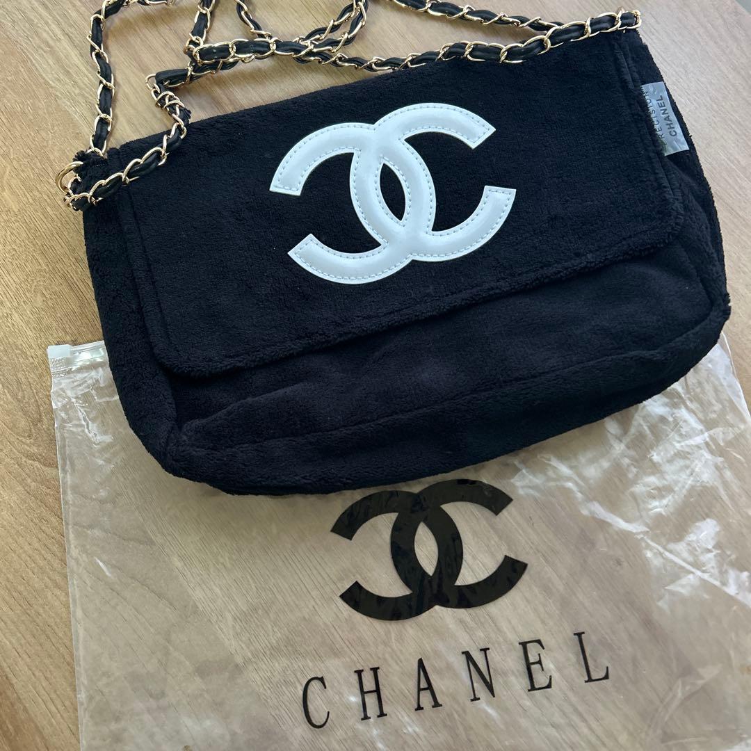 CHANEL シャネル ミニバッグ ポーチ ブラック×ホワイトロゴ✩.*˚