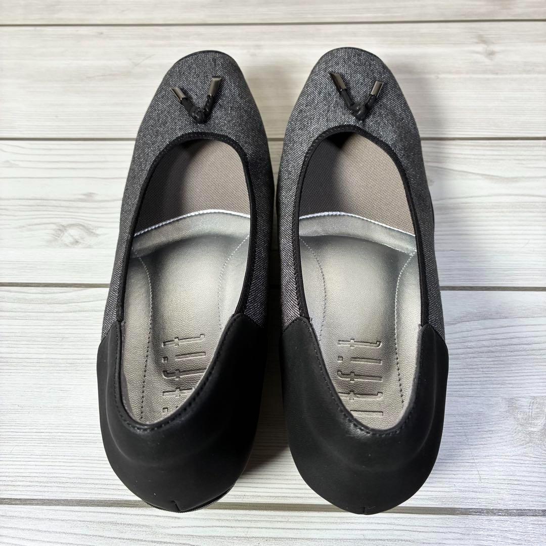 124【ほぼ新品】fitfit コンフォート 撥水 バレエパンプス 黒 24