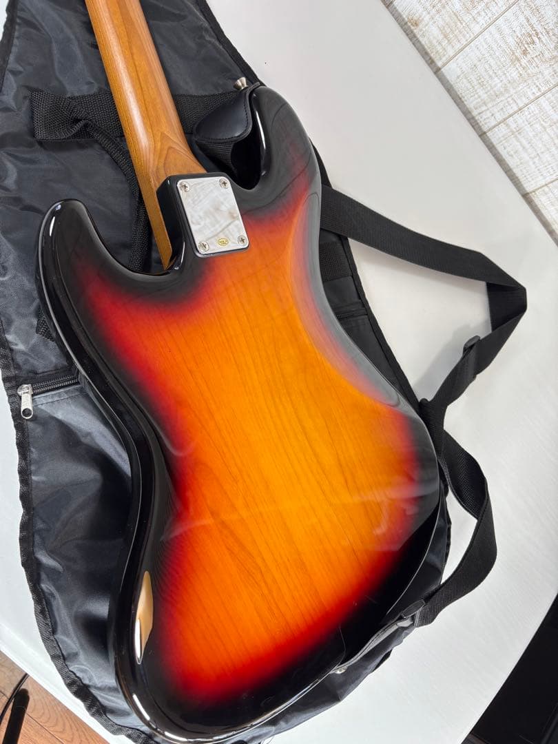 【極美品】buccus エレキベース　4弦BJB-1-RSM/M