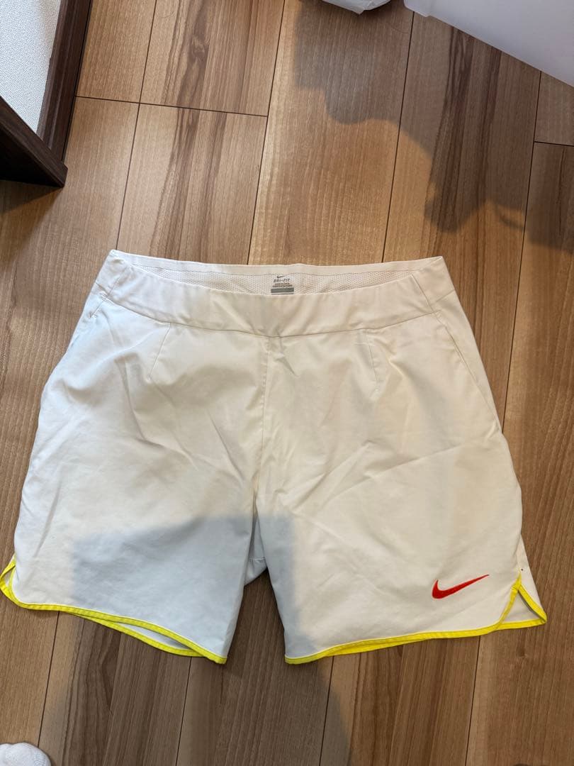 Nike ホワイトショートパンツ　フェデラー　ナダル　サイズM