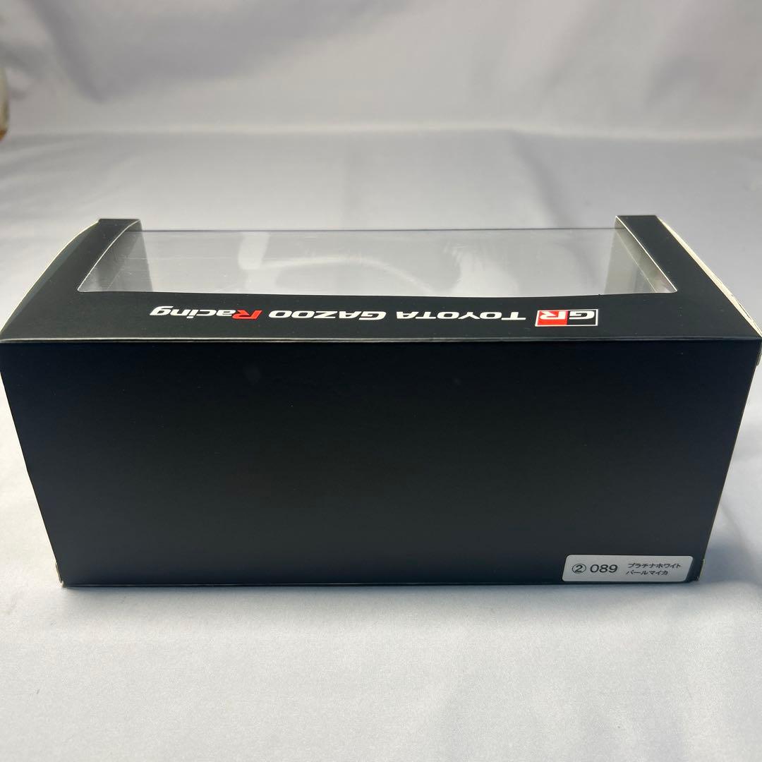 GRヤリス　白　プラチナホワイトパールマイカ　カラーサンプル