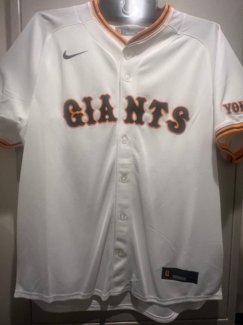 ま*ん様 巨人　岡本和真　直筆サイン入りユニフォーム