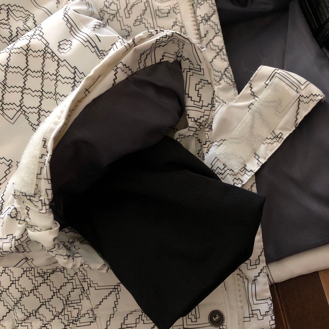 未使用ですが若干難ありです☆ BURTON ダウンジャケット　バートン　スノボ