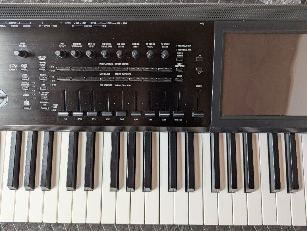 お買い得 美品 KORG KRONOS2-88 シンセサイザ