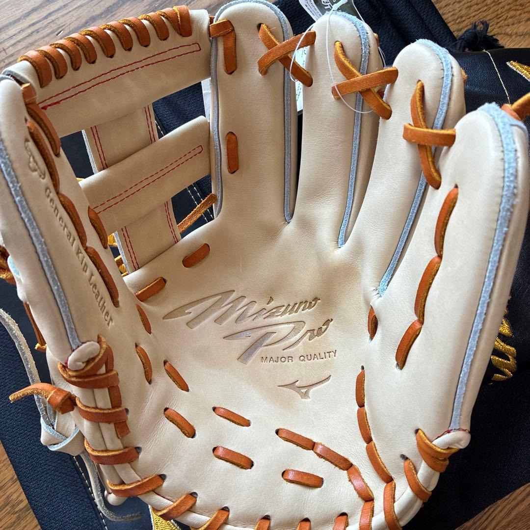 ミズノプロ硬式内野手用限定グローブ アイボリー
