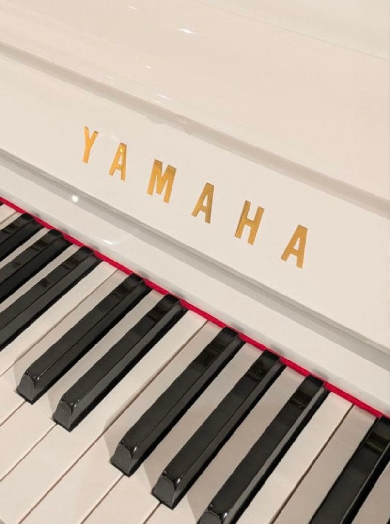 ホワイト アップライトピアノ