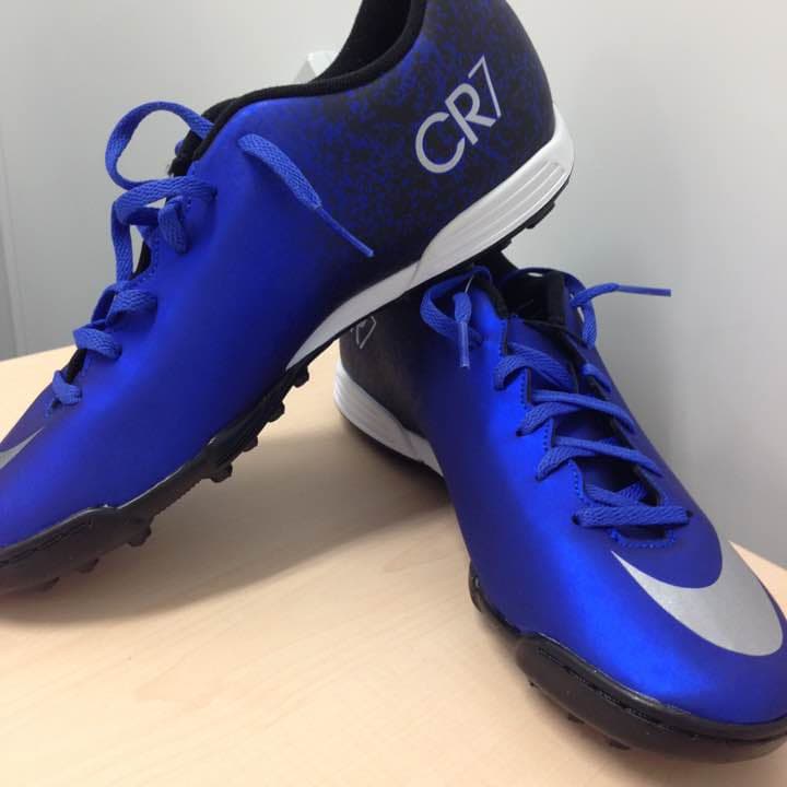 トレーニングシューズ