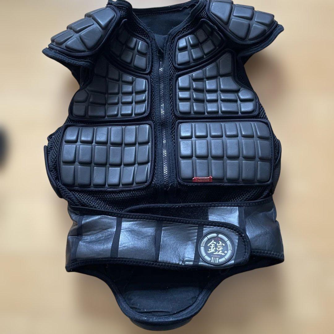 雪板　鎧　プロテクター　ベスト　スノーボード　バイクプロテクター