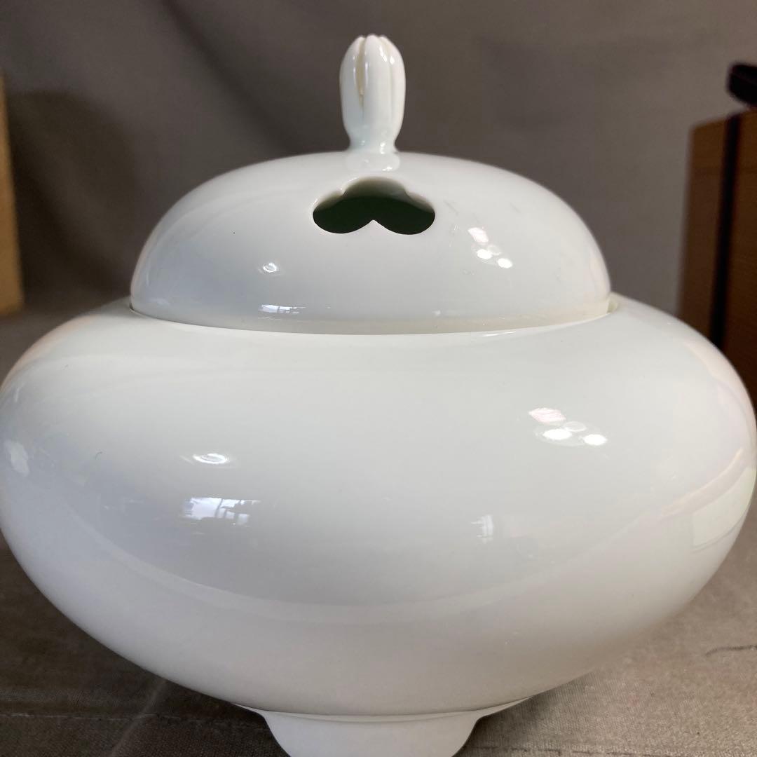 【井上萬二】白磁の伝統　日本工芸会　日本の名窯　人間国宝　井上萬二作　白磁　香炉