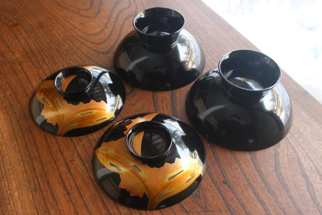 上質黒漆に極上蘭蒔絵の映える大椀2点（検輪島塗蒔絵椀雑煮椀煮物椀