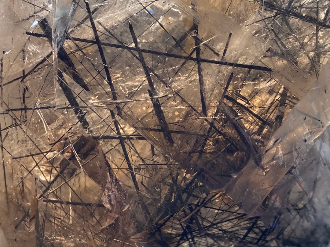 ザギマウンテンクォーツ　ザギ水晶　ザキ鉱山　エジリン　873gラビカイト入り