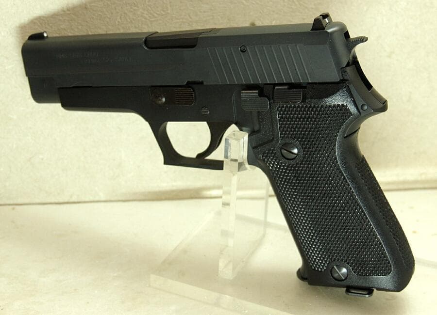 TANAKA SIG P220 IC 9mm拳銃 海上自衛隊