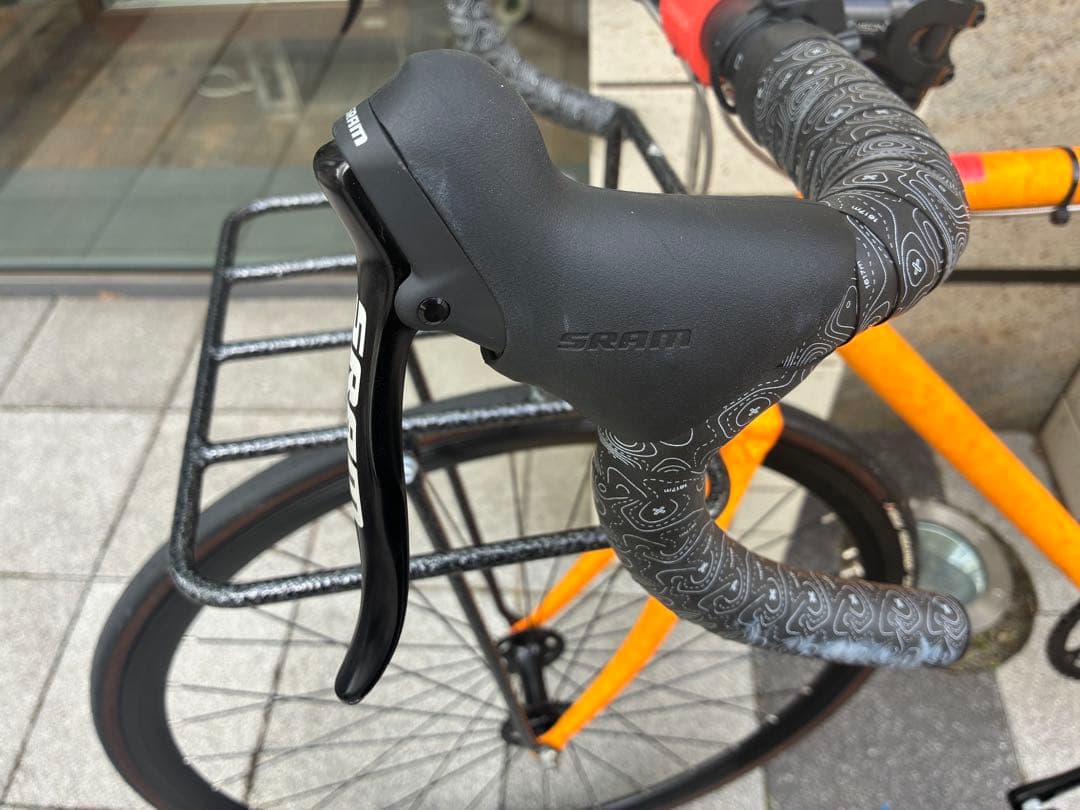 2025年モデルFUJI フェザーマッドオレンジ　カスタムピストバイク560mm