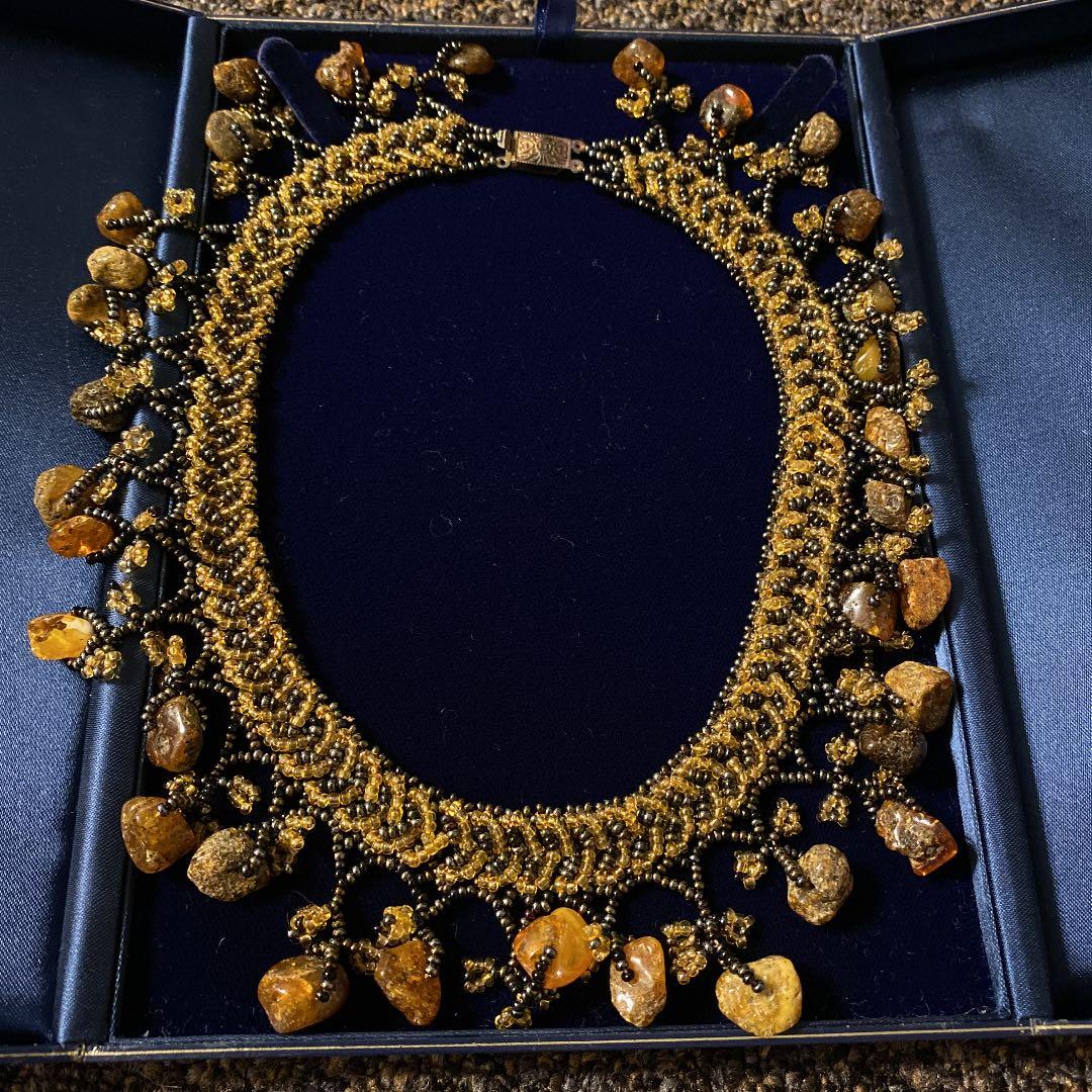 ロシア王朝時代風、琥珀とビーズの編み込みネックレス(チョーカー)