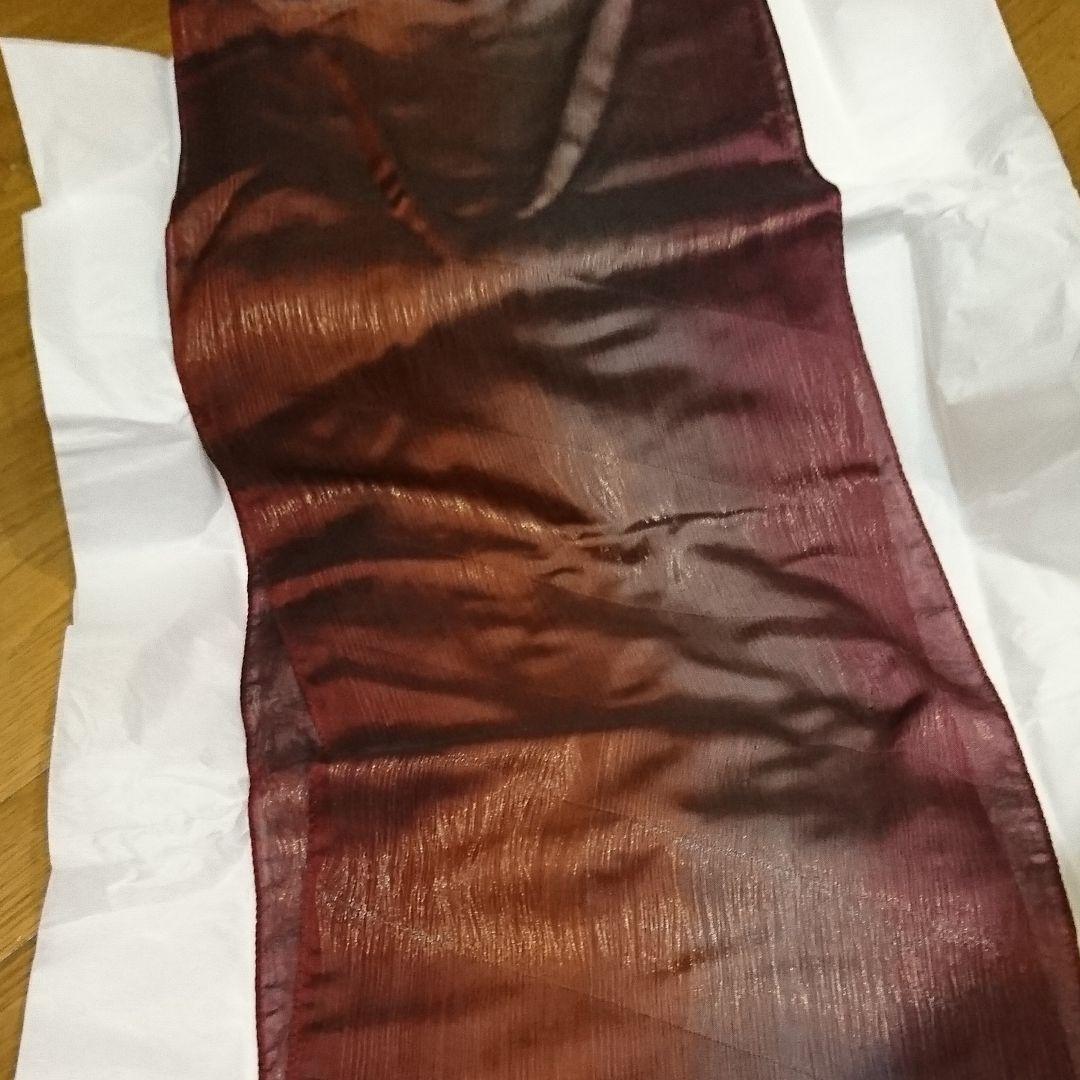 宮崎東海トミ•ミヤザキTOMI MIYAZAKIの「金糸三重織スカーフ」ストール