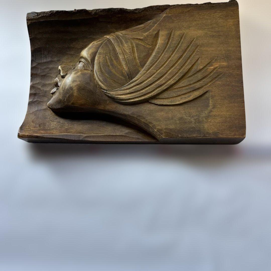 木製　木彫り　女性の横顔　北海道　アイヌ