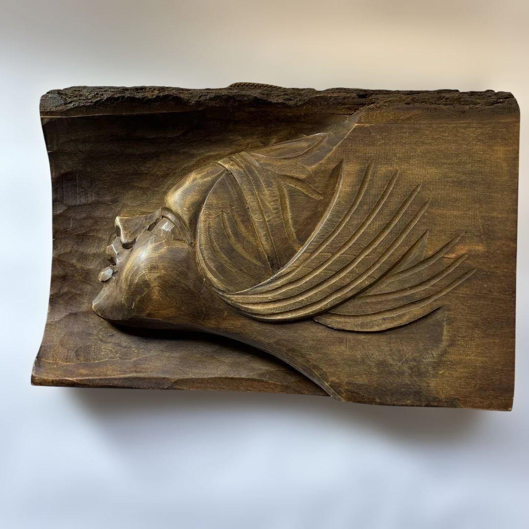 木製　木彫り　女性の横顔　北海道　アイヌ