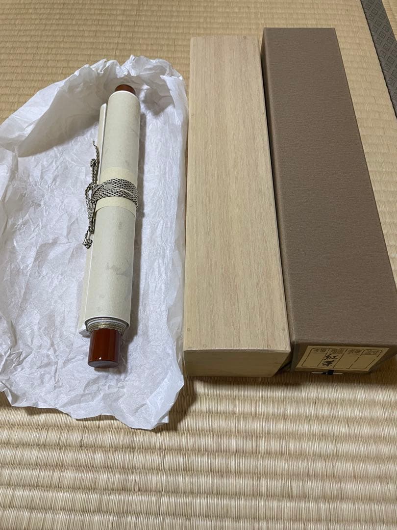 表千家　家元　即中斎　短冊軸装　「紅葉」　画讃