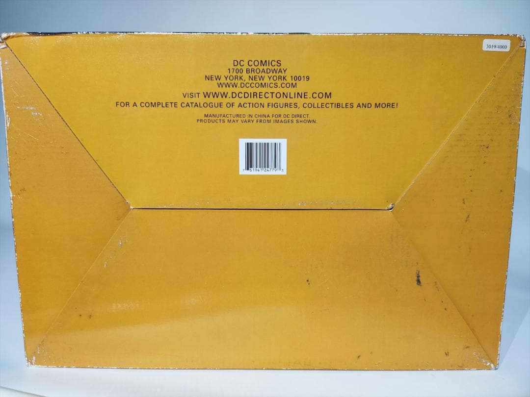 【※全世界4000体限定】DCダイレクト バットマンビギンズ フライトスタチュー