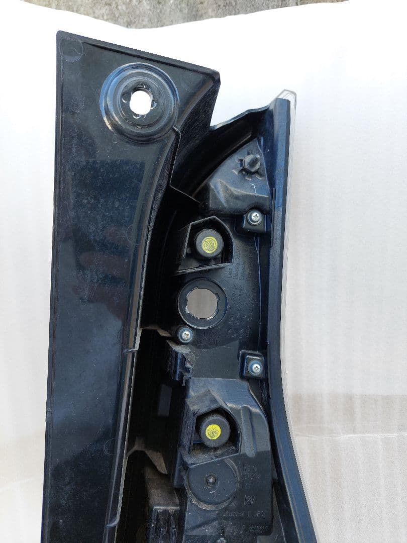 C27 セレナ 純正 LED テールライト左 KOITO 220-23766