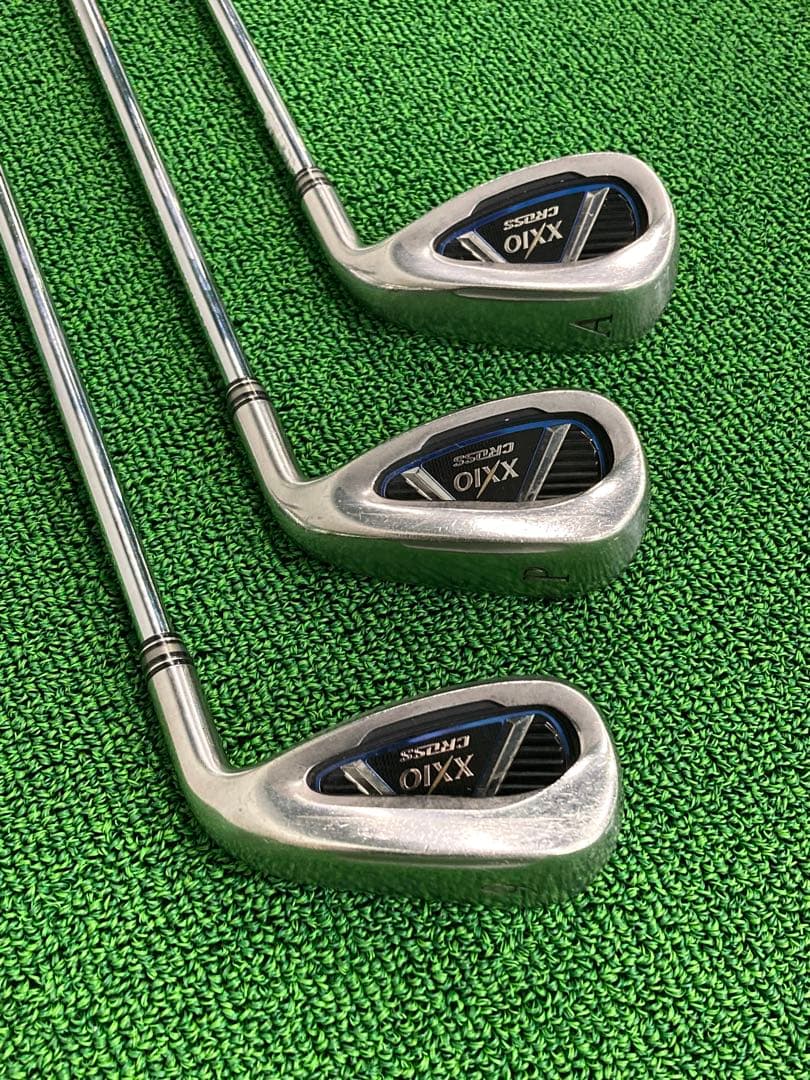 ゼクシオクロスアイアン　8本セット　スチールR