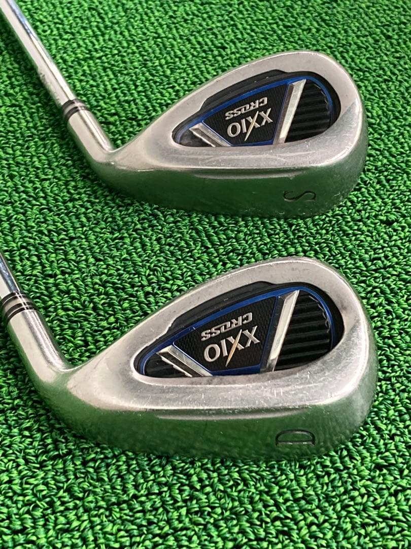 ゼクシオクロスアイアン　8本セット　スチールR