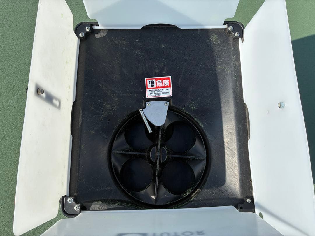 テニスチューター　テニス自動球出し機　2/8まで