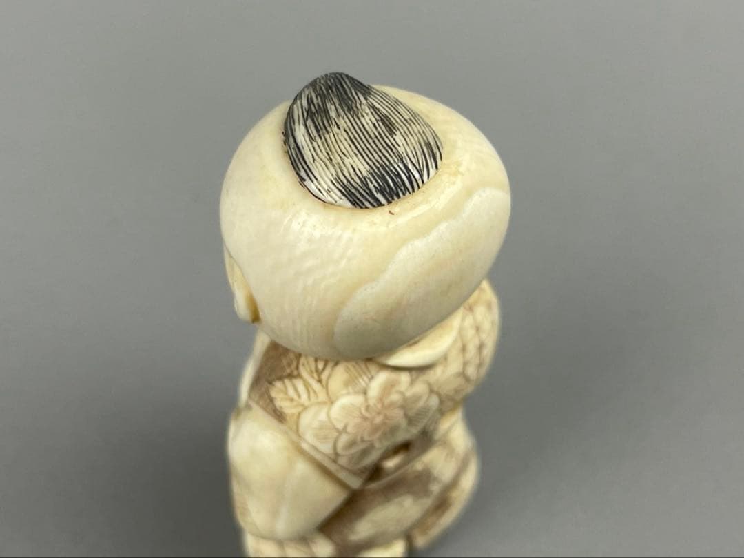 時代根付 極上細密彫り白材マンモス牙製 作家物 中国美術 天然素材 唐子 男の子