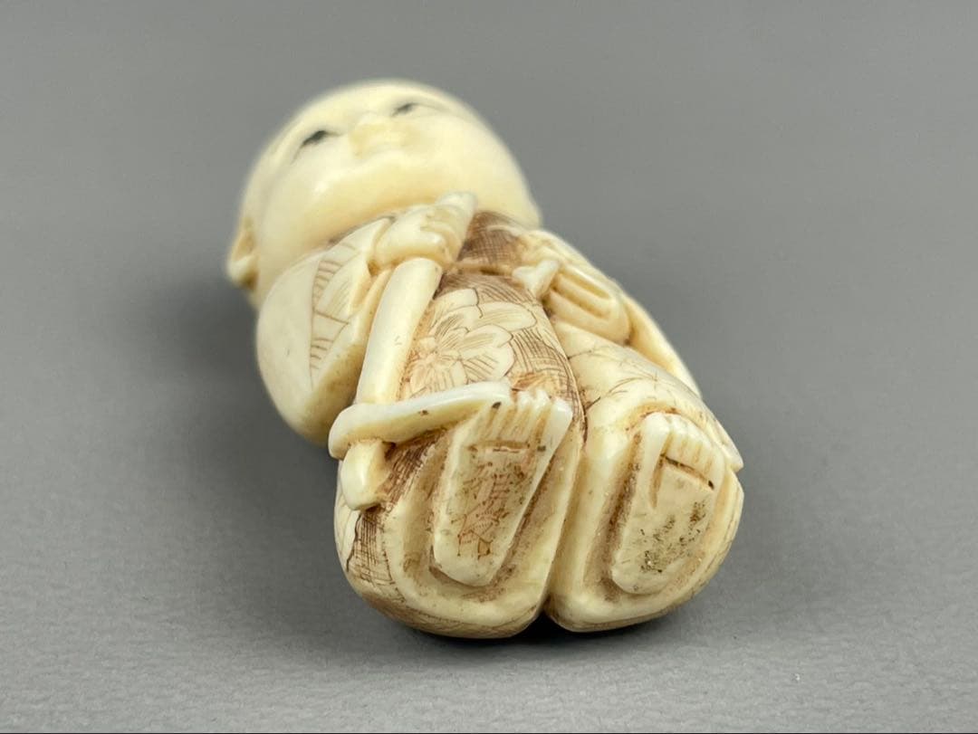 時代根付 極上細密彫り白材マンモス牙製 作家物 中国美術 天然素材 唐子 男の子
