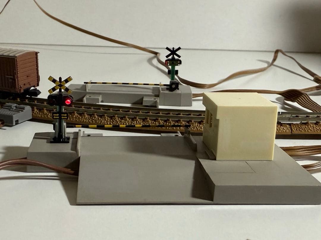 TOMIX TCS 自動踏切＋3灯式信号×2 ＋コンバーターボックスセット