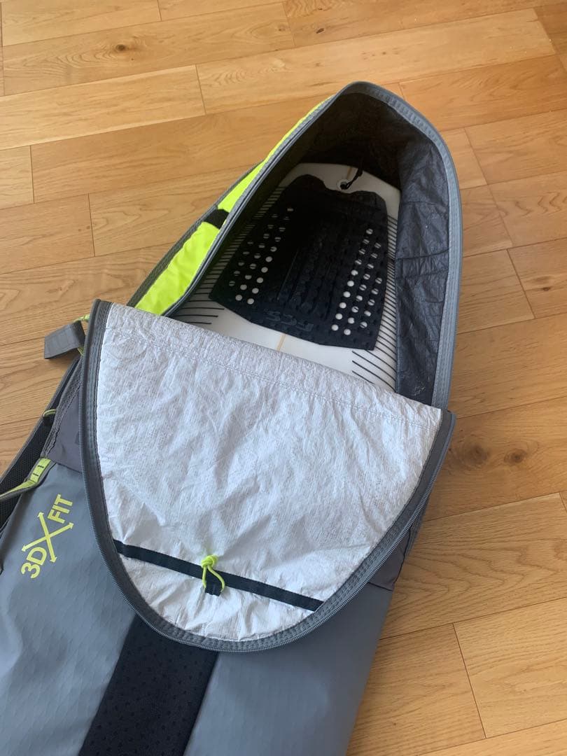 サーフボード(ケース・リーシュ・デッキパッド付き)Surfboard